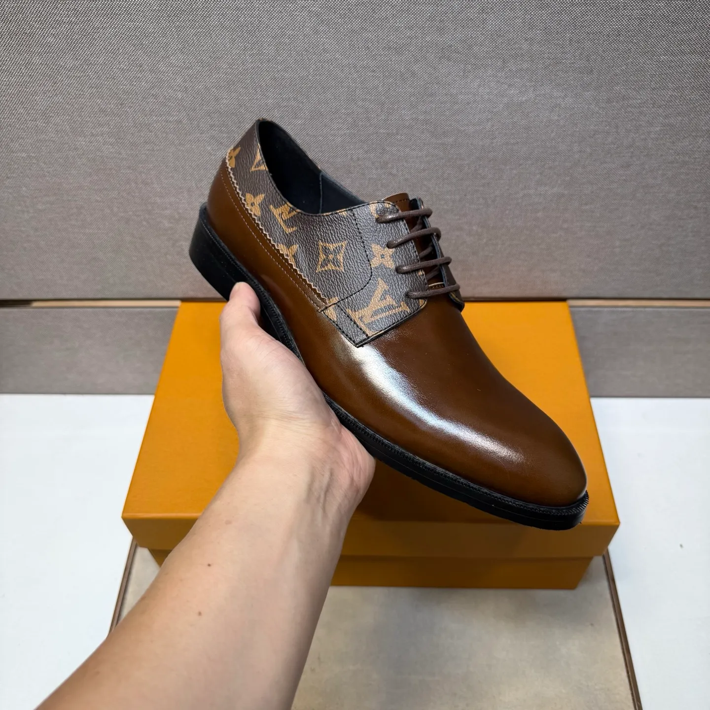 Men's men's shoes 💰pp500 [LV～] Men's casual formal leather shoes 2025z cabinet sales simultaneously 🔶Size: 38-44 #️⃣ 🔷2 colors🔜The upper is made of cowhide stitching ➕Cowhide lining, comfortable and breathable, sole: original comfortable and wear-resistant outsole, ⚠️real thing📱photographed🎬real thing is better📢📢📢